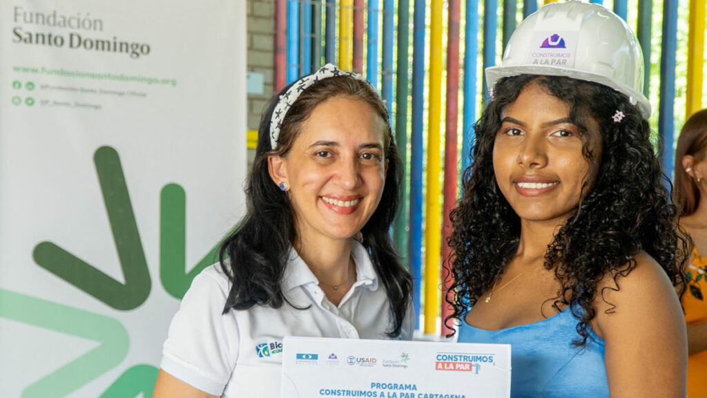 66 mujeres se graduaron como Maestras de Obra en Cartagena