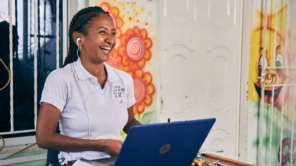 Fundación Santo Domingo y Corpoeducación se articulan para fortalecer la salud mental y el bienestar emocional en la Isla de Barú